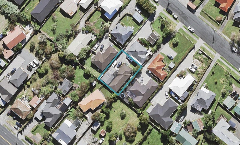 8A Netherlands Avenue, Kelston, Auckland - Carousel 1