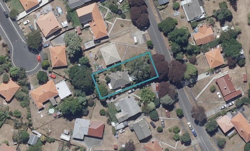 35 Plunket Terrace, Hamilton East, Hamilton - Carousel 1