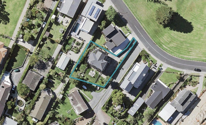 78 Marine Parade, Mellons Bay, Auckland - Carousel 1