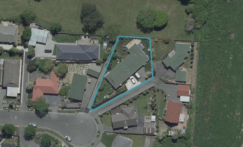 2/15 Kruse Place, Redwood, Christchurch - Carousel 1