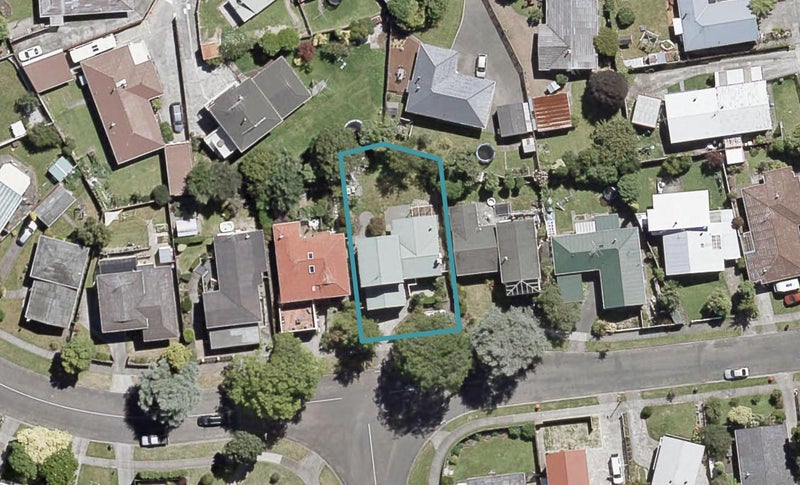 33 Pasadena Crescent, Totara Park, Upper Hutt - Carousel 1
