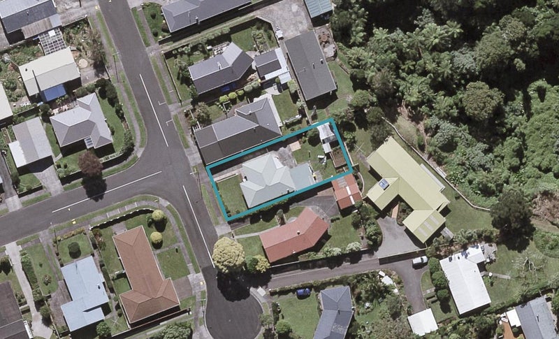 19 Waiwera Place, Merrilands, New Plymouth - Carousel 1
