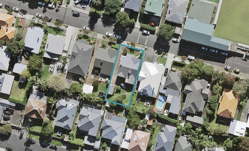 9 Mont Le Grand Road, Mount Eden, Auckland - Carousel 1