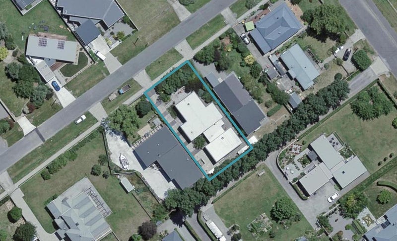 16 Roberts Street, Martinborough - Carousel 1