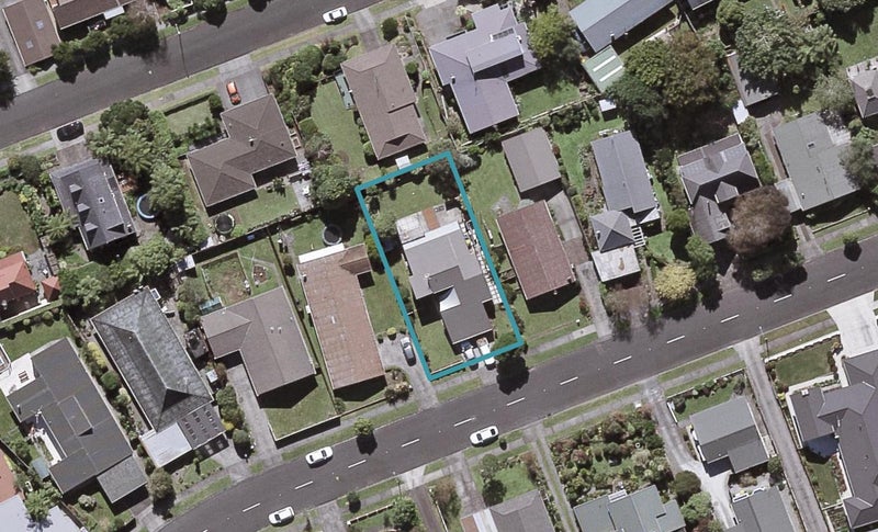 18 Wesley Avenue, Frankleigh Park, New Plymouth - Carousel 1