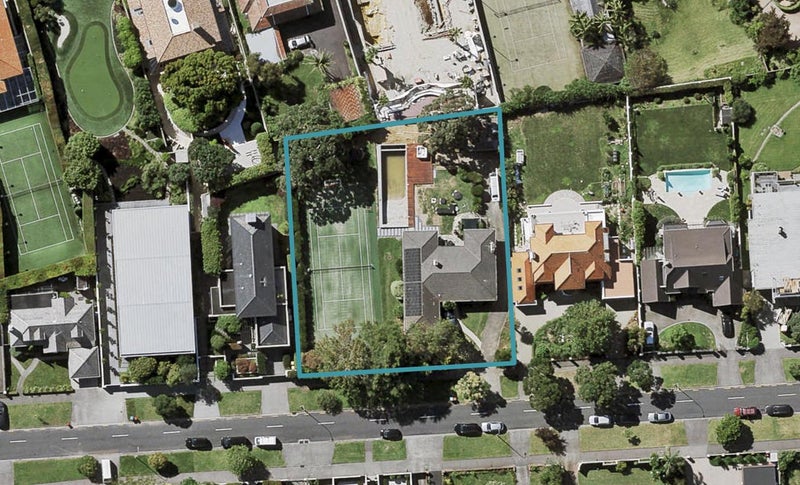 17 Tuhaere Street, Orakei, Auckland - Carousel 1