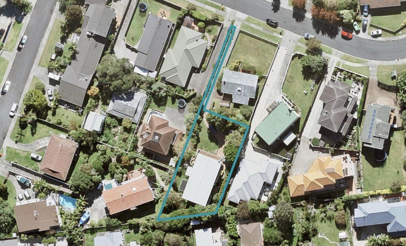 24A Law Street, Torbay, Auckland - Carousel 1