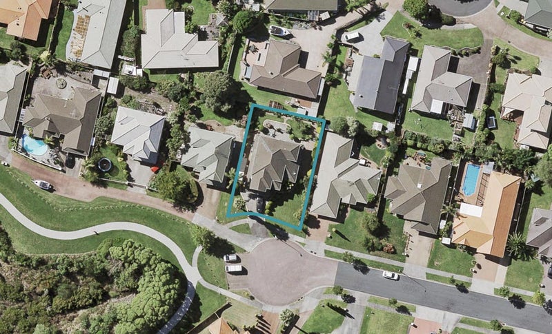 37 Corta Bella Place, Golflands, Auckland - Carousel 1
