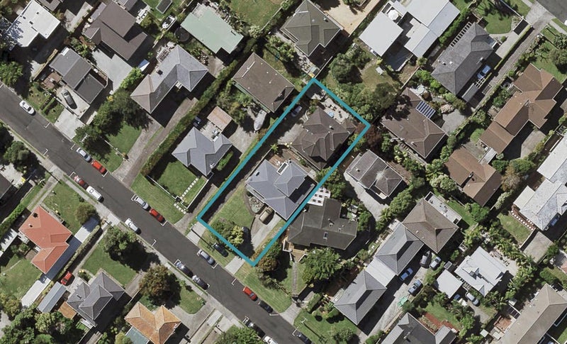 2/9 Belmont Terrace, Milford, Auckland - Carousel 1