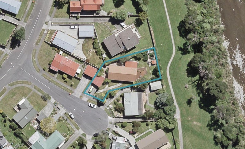 4 Wyoming Grove, Totara Park, Upper Hutt - Carousel 1