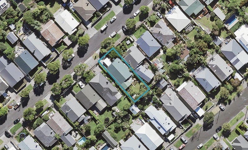 21 Cumberland Avenue, Westmere, Auckland - Carousel 1
