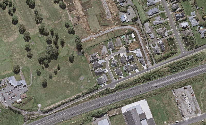 5 Cooke Farm Grove, Waiwhakaiho, New Plymouth - Carousel 1