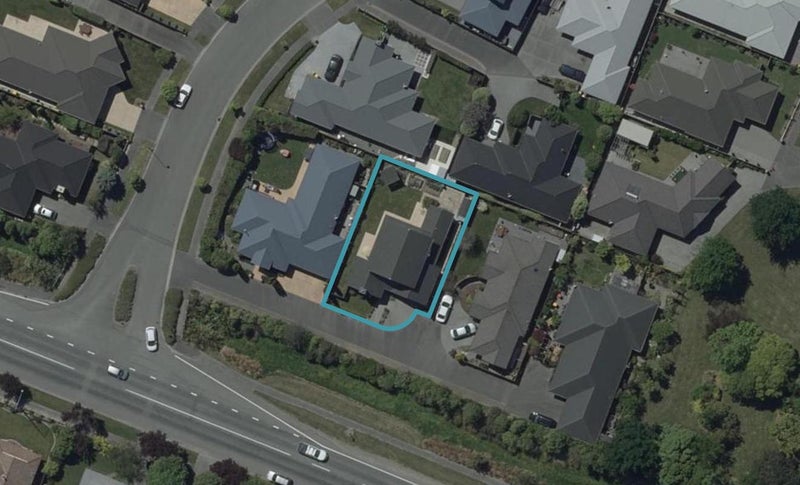 8 Cassinia Gardens, Aidanfield, Christchurch - Carousel 1