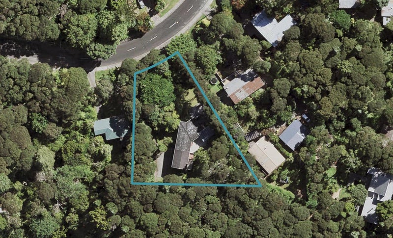 79 Woodfern Crescent, Titirangi, Auckland - Carousel 1