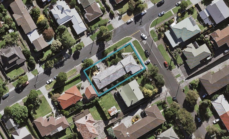 2/8 Rongo Road, Royal Oak, Auckland - Carousel 1