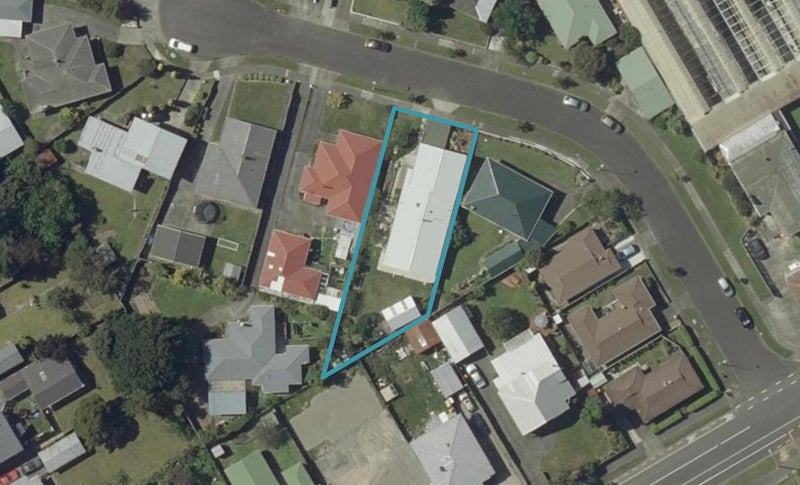 3 Lowestoft Place, West End, Palmerston North - Carousel 1