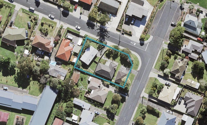 1/26 Vanguard Road, Kelston, Auckland - Carousel 1