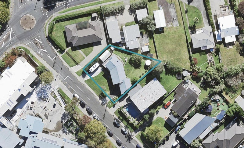 4 Isobel Road, Greenhithe, Auckland - Carousel 1