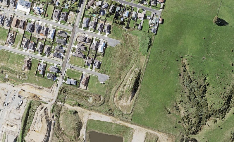 84 Eighth View Avenue, Beachlands, Auckland - Carousel 1