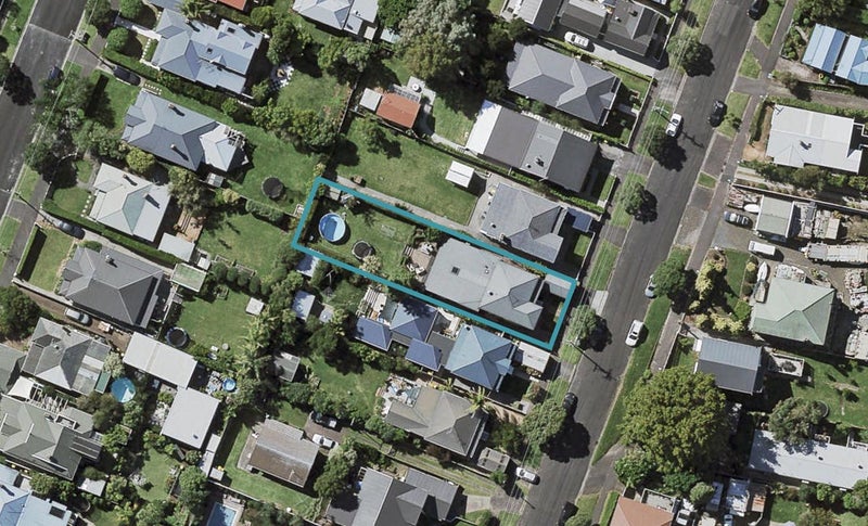 17 William Bond Street, Stanley Point, Auckland - Carousel 1