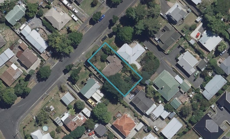 25 Huia Avenue, Forest Lake, Hamilton - Carousel 1