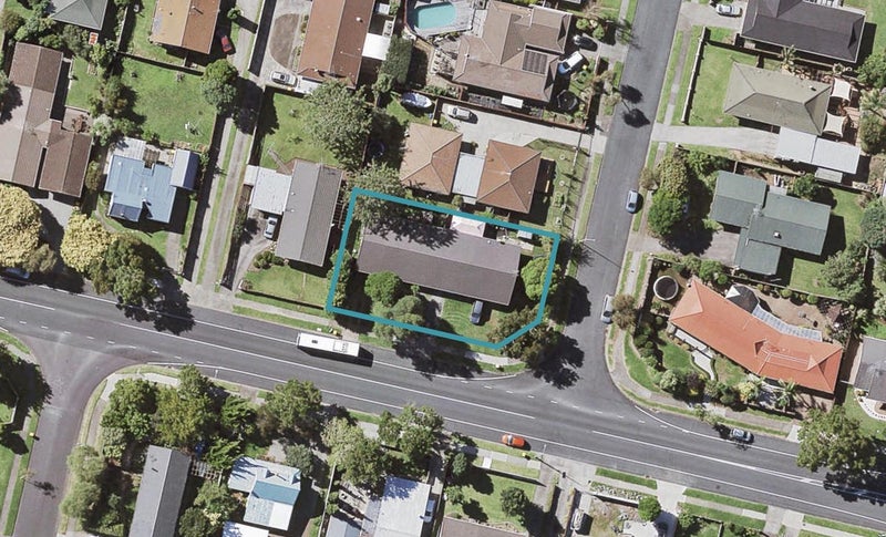 1/2 Jillteresa Crescent, Half Moon Bay, Auckland - Carousel 1
