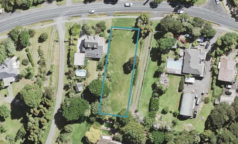 1208 Scenic Drive North, Swanson, Auckland - Carousel 1