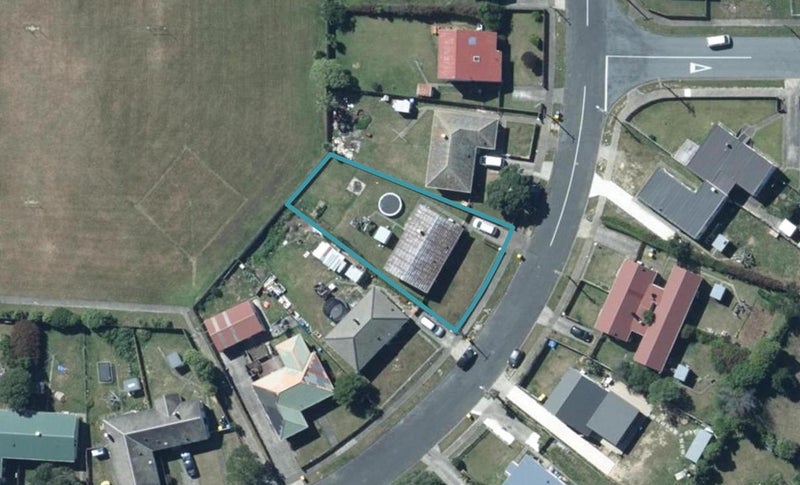 30 Miranda Street, Cannons Creek, Porirua - Carousel 1