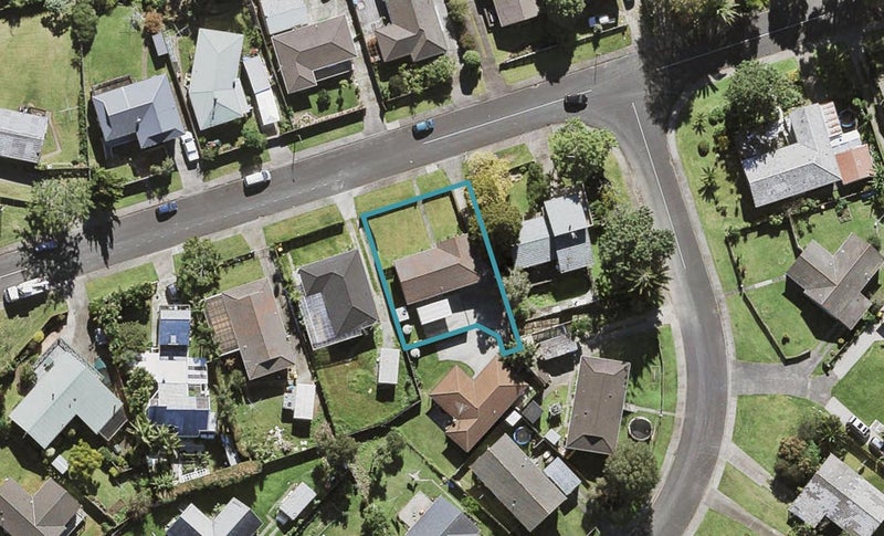 10 Taitapu Street, Massey, Auckland - Carousel 1
