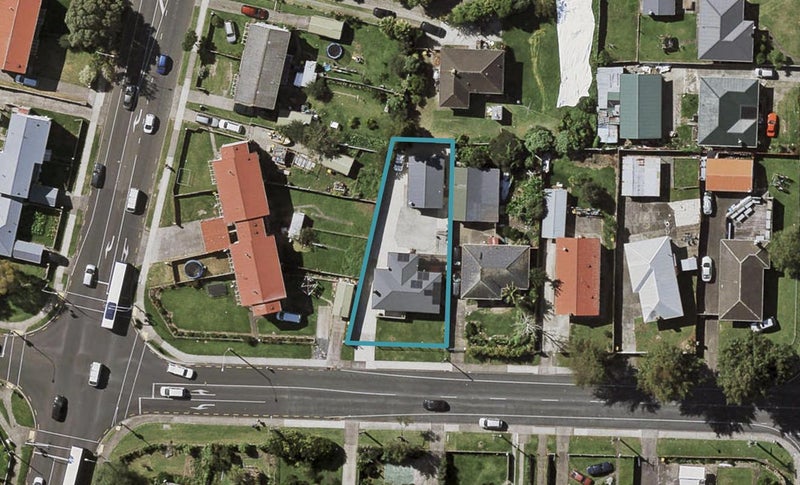 32 Flat Bush Road, Clover Park, Auckland - Carousel 1