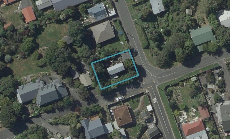6 Clearwater Street, Broad Bay, Dunedin - Carousel 1