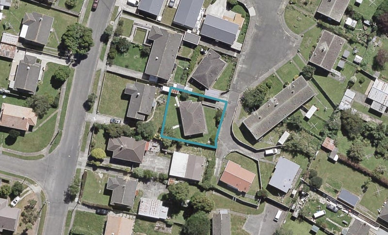 21 Deckston Grove, Taita, Lower Hutt - Carousel 1