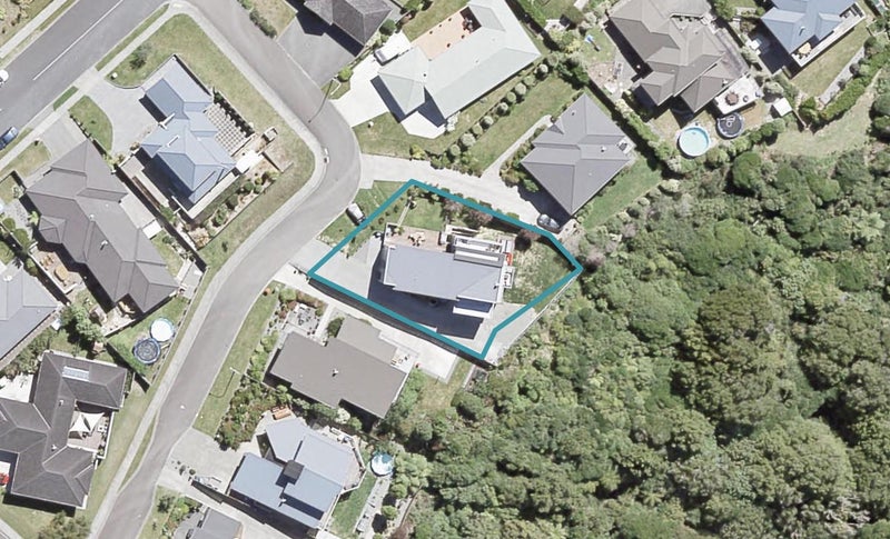 19 Colin Guppy Crescent, Riverstone Terraces, Upper Hutt - Carousel 1