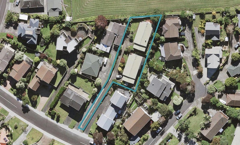 1/100 Manhattan Heights, Glendene, Auckland - Carousel 1