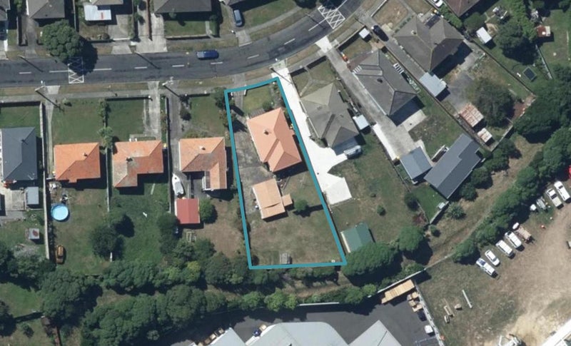 31 Hukatai Street, Elsdon, Porirua - Carousel 1