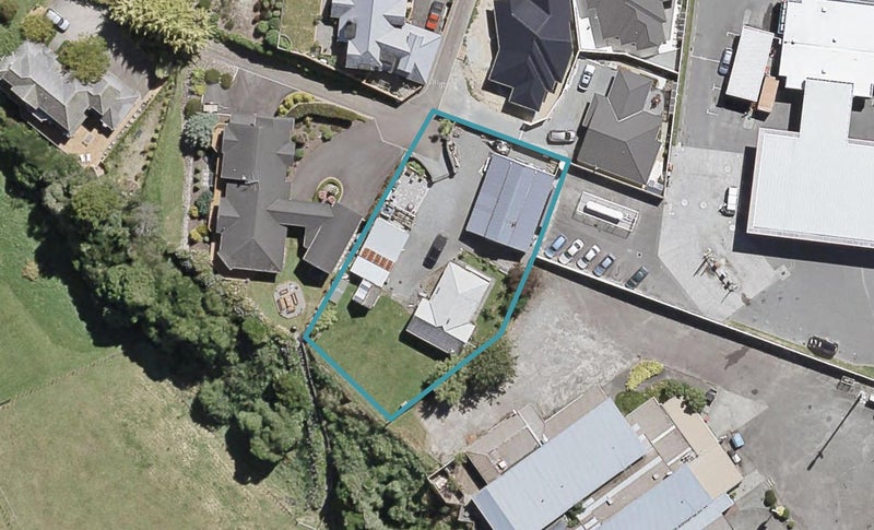 15 Vernon Grove, Brown Owl, Upper Hutt - Carousel 1