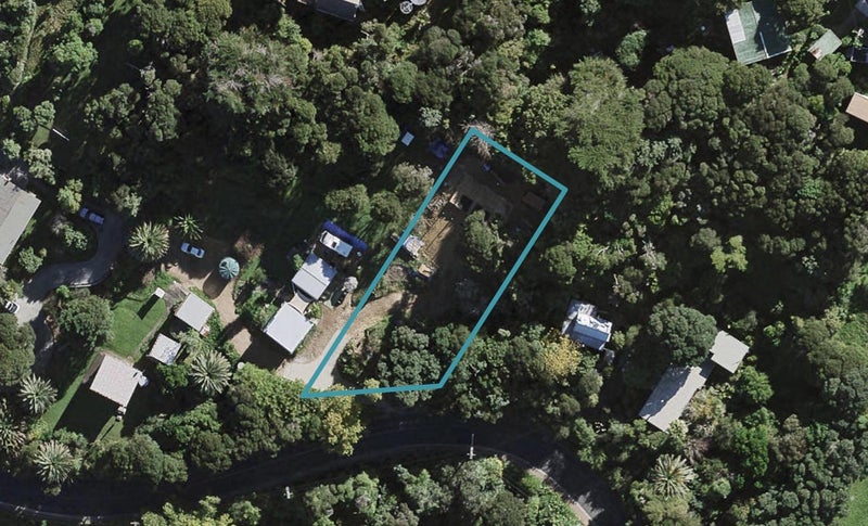 11 Goodwin Avenue, Oneroa, Waiheke Island - Carousel 1