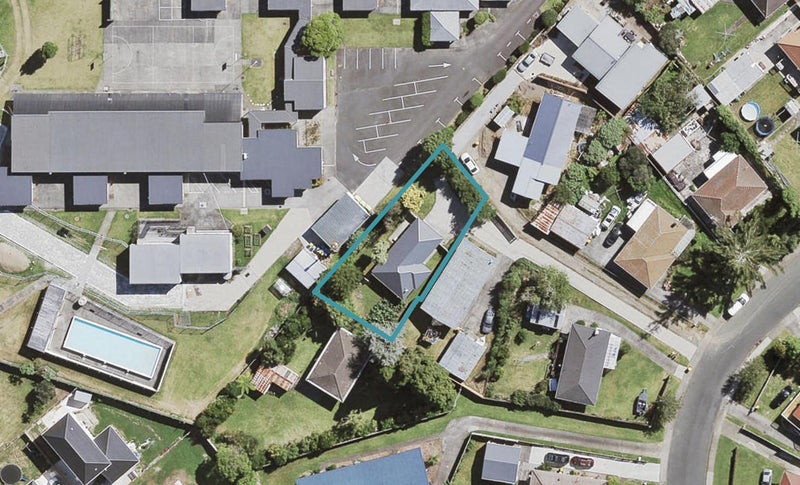 7A Coburg Street, Henderson, Auckland - Carousel 1
