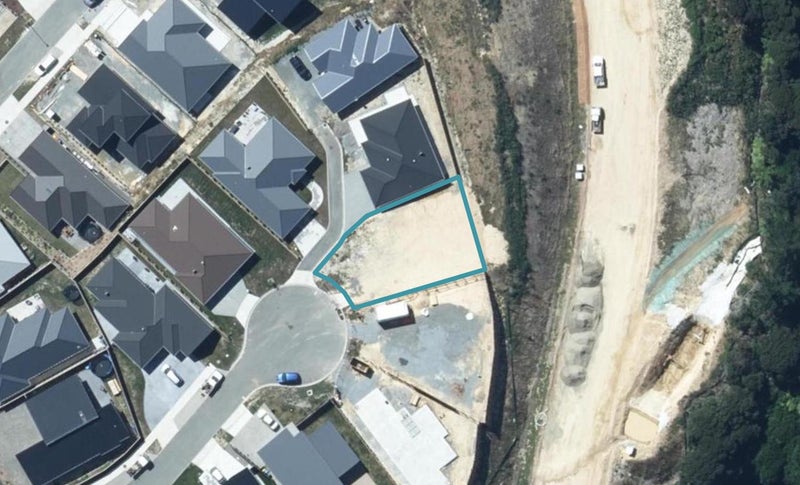 15 Weatherdeck Close, Whitby, Porirua - Carousel 1
