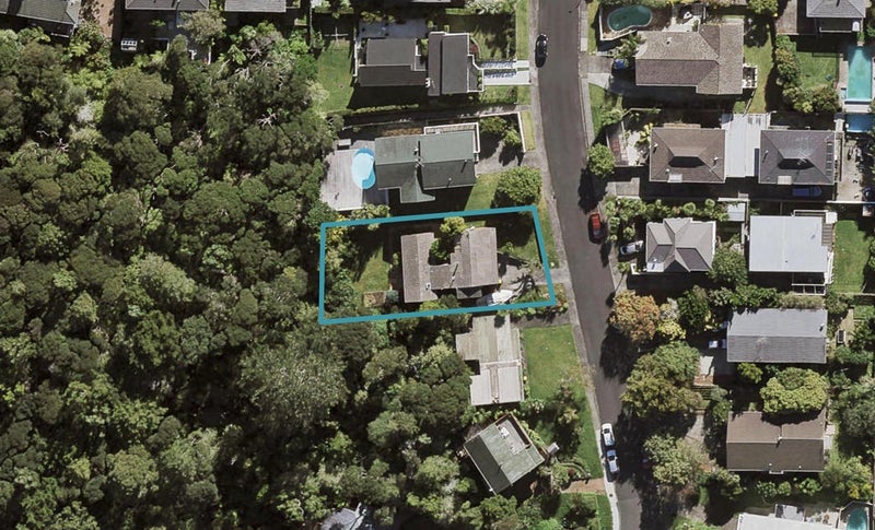 19 Holdaway Avenue, Northcote, Auckland - Carousel 1
