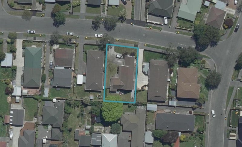 7 Chipping Lane, Redwood, Christchurch - Carousel 1