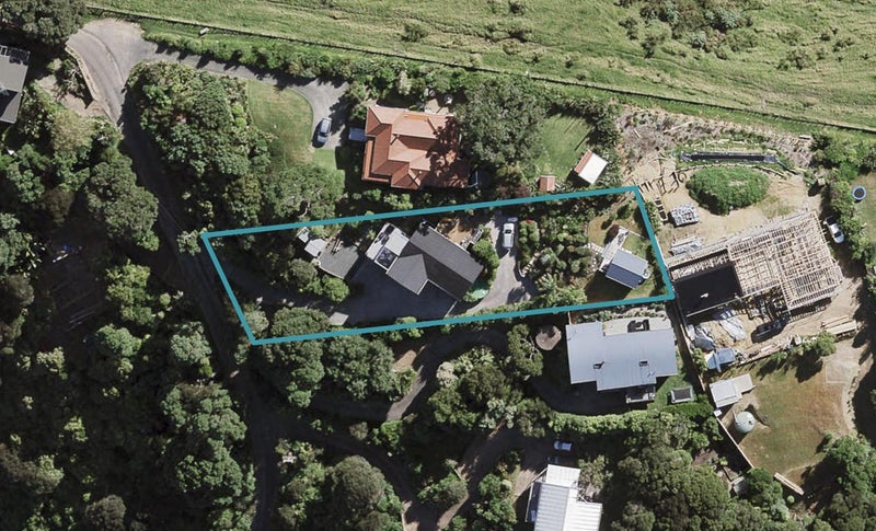 73 Crescent Road East, Ostend, Waiheke Island - Carousel 1