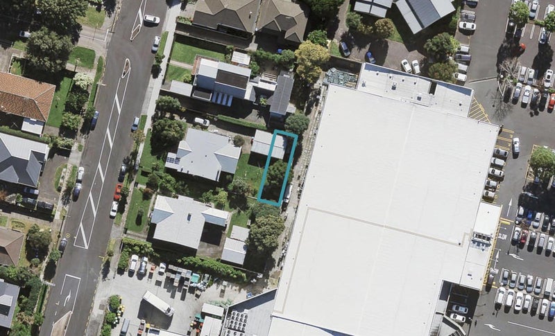 8/13 Crown Street, Royal Oak, Auckland - Carousel 1