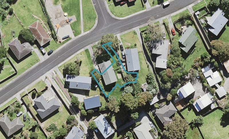 11A Taurus Crescent, Beach Haven, Auckland - Carousel 1