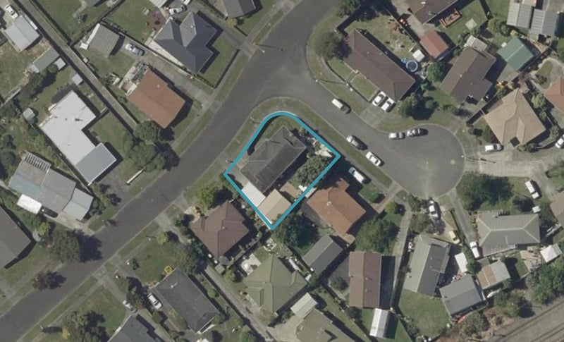 60 Geraldine Crescent, Cloverlea, Palmerston North - Carousel 1