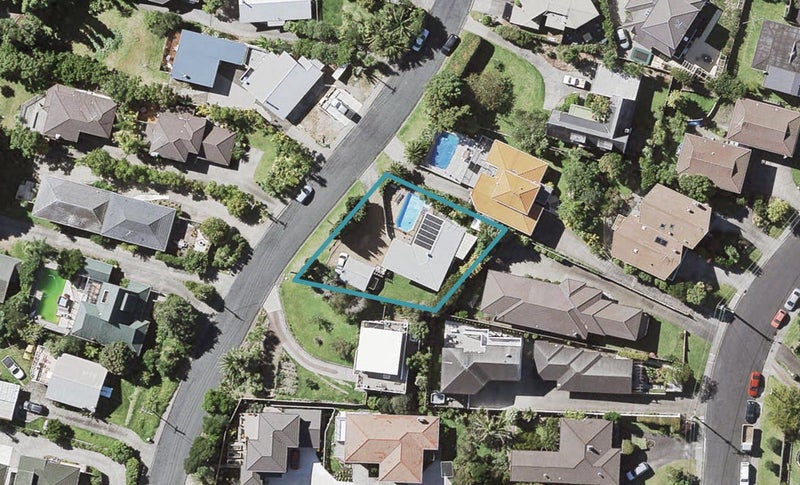 13 Heathcote Road, Castor Bay, Auckland - Carousel 1