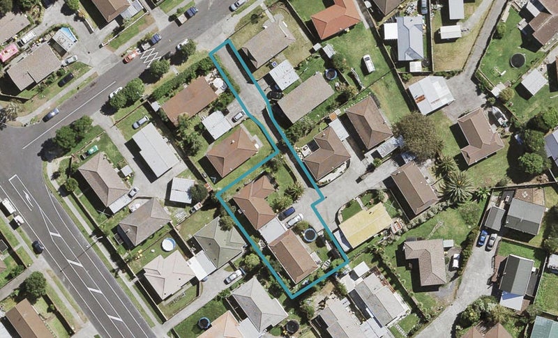 2/28 Karepo Crescent, Ranui, Auckland - Carousel 1