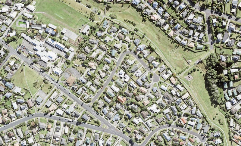 2/16 Charlotte Street, Stanmore Bay, Whangaparāoa - Carousel 1