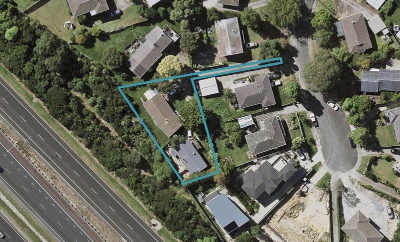 2/11 Tahu Crescent, Sunnynook, Auckland - Carousel 1