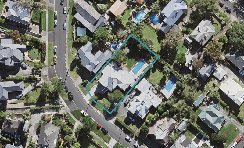 13 Mariposa Crescent, Birkenhead, Auckland - Carousel 1